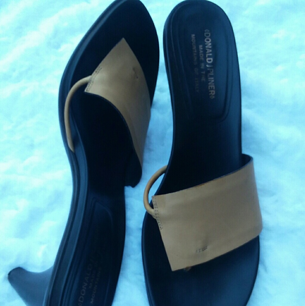 Donald J Pliner Tatum 2 Thong Heeled Sandals Sz 11 - Picture 2 of 8